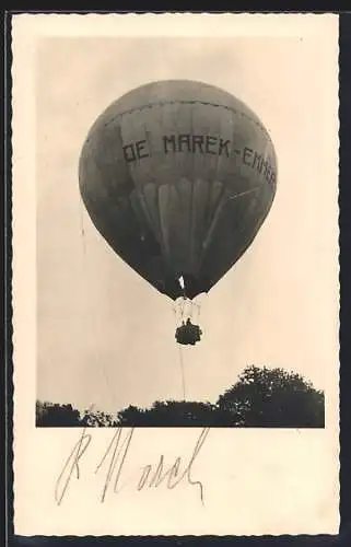 AK Autograph von Ballonpionier Bruno Marek, Heissluftballon De Marek-Emmer im Flug