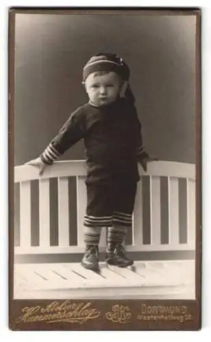 Fotografie Atelier Hammerschlag, Dortmund, Westenhellweg 52, Kind mit gestreifter Mütze