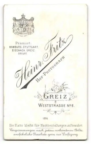 Fotografie H. Fritz, Greiz i. Voigtl., Weststrasse 6, Elegante Frau mit Blumengesteck