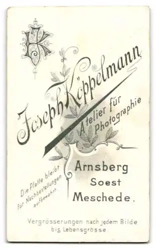 Fotografie Joseph Köppelman, Arnsberg, Chausseestr. 38, Kind mit Blumenarrangement