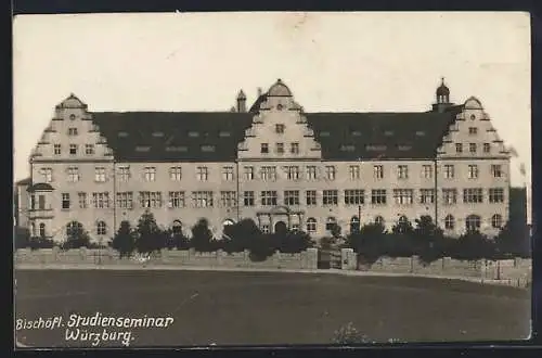 AK Würzburg, Bischöfliches Studienseminar, Vorderansicht mit Mauer