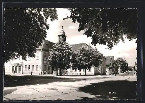 AK Göppingen /Württ., Strassenpartie mit Rathaus