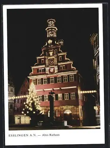 AK Esslingen a. N., Altes Rathaus mit Weihnachtsbaum bei Nacht