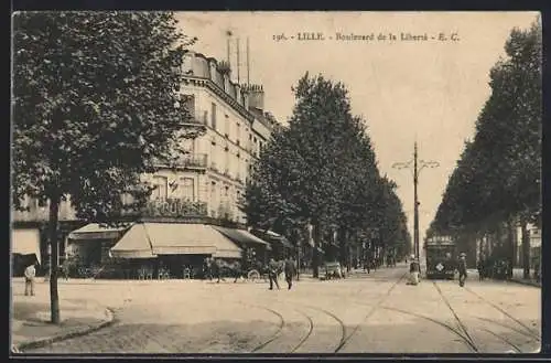 AK Lille, Boulevard de la Liberté mit Strassenbahn