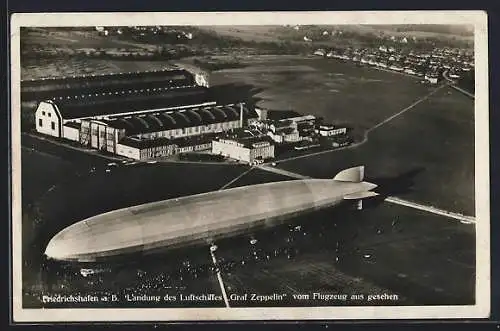 AK Friedrichshafen a. B., Landung des Schiffes Graf Zeppelin, Fliegeraufnahme