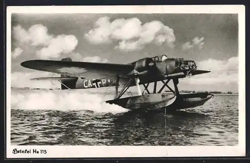 AK Wasserflugzeug Heinkel He 115 auf dem Wasser startend
