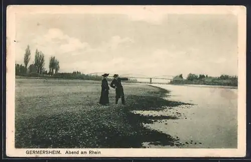 AK Germersheim, Abend am Rhein, Leute am Ufer