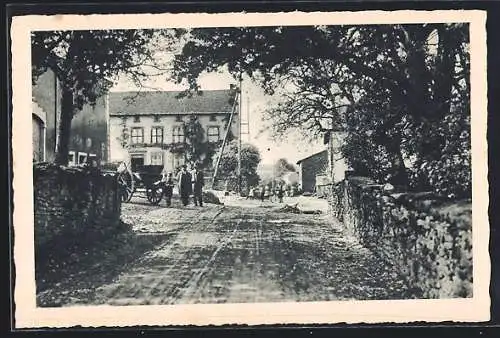 AK Leidingen bei Wallerfangen, Ehemalige deutsch-französische Grenzstrasse mit Bäumen