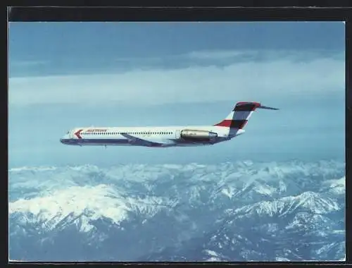 AK Flugzeug McDonnell Douglas MD-81 der Austrian Airlines fliegt über Berge