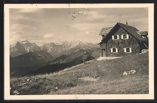 AK Kadilnikova Koca VRH Golice, Aussenansicht der Berghütte