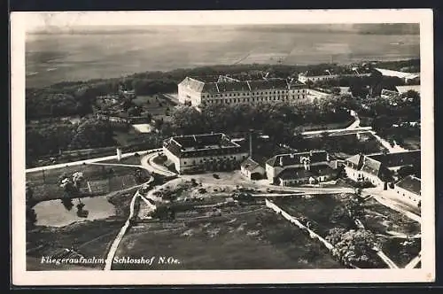 AK Schlosshof, Ortsansicht mit Blick auf das Schloss Schlosshof vom Flugzeug aus