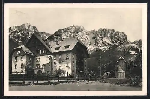 AK Iselsberg, Kurhotel Bad Iselsberg mit Bergpanorama