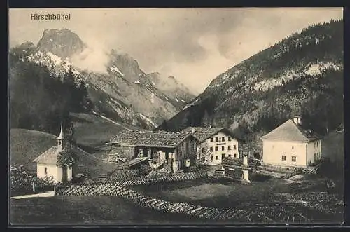 AK Weissbach bei Lofer, Hirschbühel, Ortspartie im Hirschbichl mit der Kapelle u. dem Alpengasthof