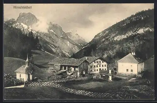 AK Weissbach bei Lofer, Hirschbühel, Ortspartie im Hirschbichl mit der Kapelle u. dem Alpengasthof