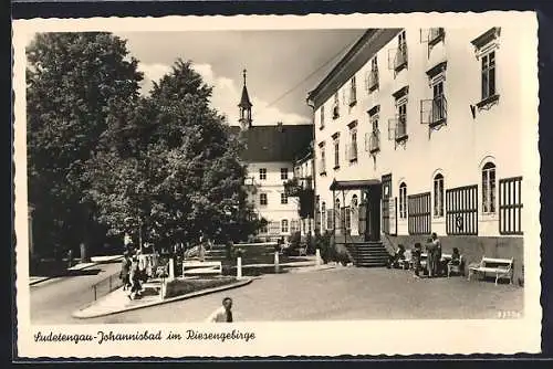 AK Johannisbad, Rathaus, Strassenpartie