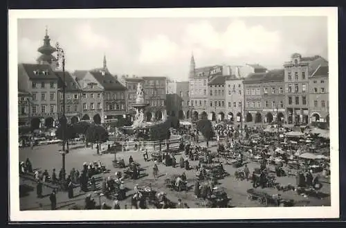 AK Budweis / Ceske Budejovice, Masarykplatz mit Samsonbrunnen