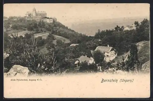 AK Bernstein, Ortsansicht mit Blick zur Burg