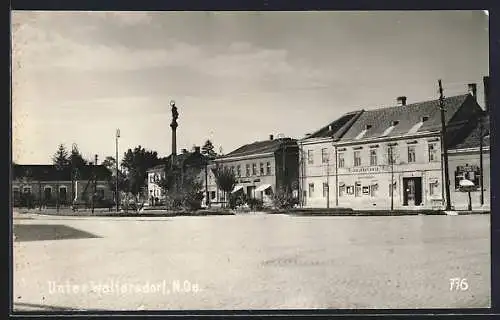 AK Unter Waltersdorf, Partie im Ort, Volksschule