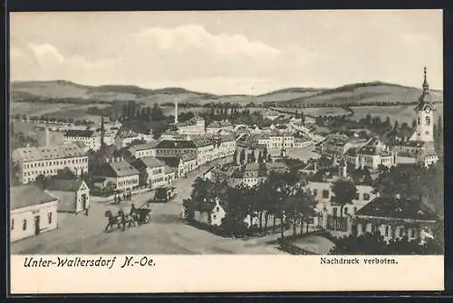 AK Unter-Waltersdorf /N.-Oe., Ortsansicht mit Kirche, Strasse und Bergen aus der Vogelschau