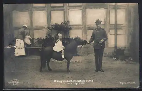 AK Herzog von Sachsen-Coburg-Gotha mit dem Erbprinzen auf einem Pony