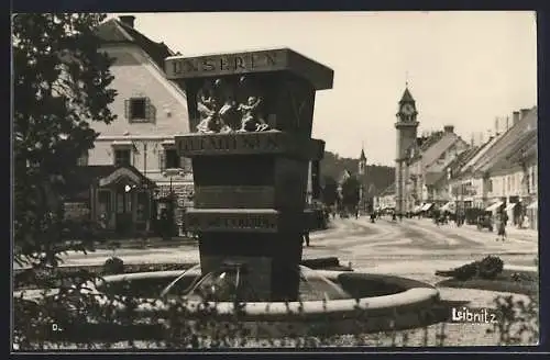 AK Leibnitz, Strassenpartie mit Brunnen