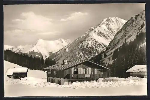 Foto-AK Baad /Kleinwalsertal, Alpengasthof Morishütte im Schnee