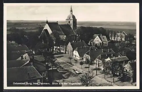 AK Burg / Fehmarn, Blick aus der Vogelschau mit Marktplatz