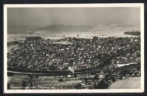 AK Donaueschingen, Ortsansicht mit Donau vom Flugzeug aus