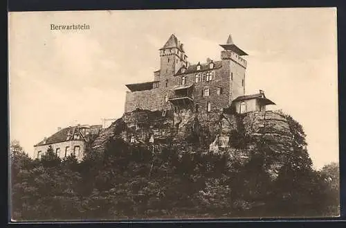 AK Berwartstein, die Burg auf dem Felsen