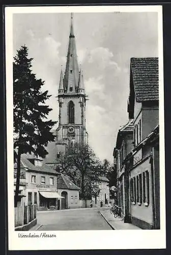 AK Viernheim /Hessen, Strassenpartie mit Blick zur Kirche