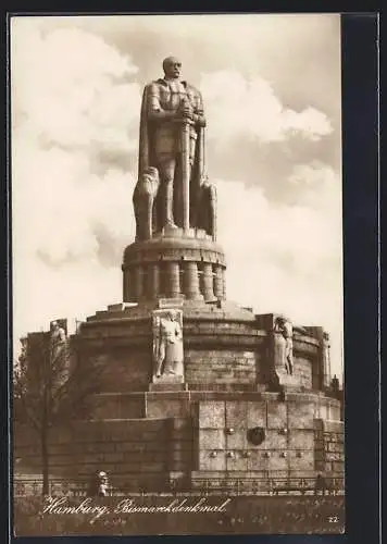 AK Hamburg-St.Pauli, Blick zum Bismarckdenkmal