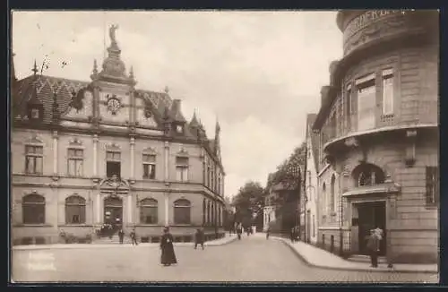 AK Herford, Strassenpartie mit Postamt