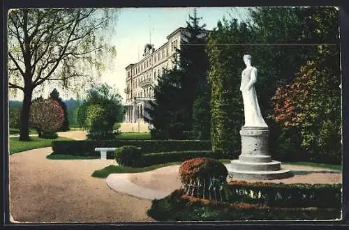 AK Salzburg, Denkmal von Kaiserin Elisabeth (Sissi) von Österreich mit Hotel Europe