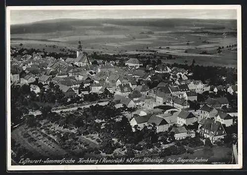 AK Kirchberg / Hunsrück, Totalansicht mit Kirche, Häuser und Felder aus der Vogelschau