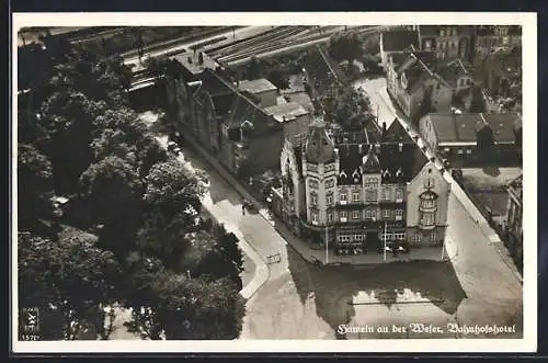 AK Hameln an der Weser, Das Bahnhofshotel v. Hans Sintermann, Fliegeraufnahme