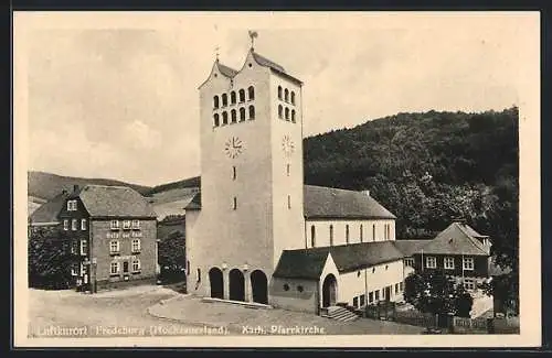 AK Fredeburg / Hochsauerland, Kath. Pfarrkirche mit Hotel zur Post