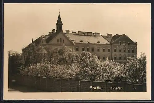 AK Stadlau, Blick auf das Kloster