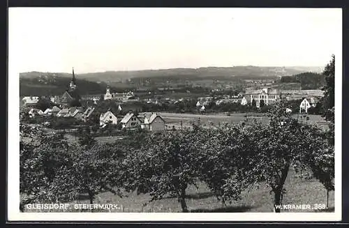 AK Gleisdorf /Steiermark, Ortsansicht gegen die Berge