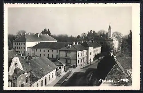 AK Strass /Stmk., Blick über die Dächer der Ortschaft