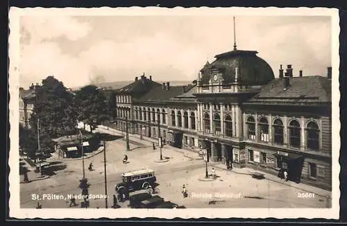 AK St. Pölten, Reichs-Bahnhof mit Strasse aus der Vogelschau