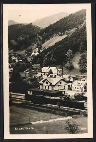 AK St. Aegyd a. N., Bahnhof und Blick auf die Berge