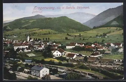 AK Langenwang /Steiermark, Teilansicht mit Bahnhof und Blick ins Land