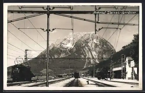 AK Stainach-Irding, Bahnhof mit Blick zum Grimming, Eisenbahn