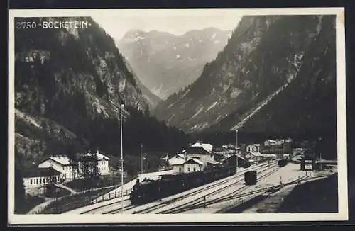 AK Böckstein, Ortspartie mit Bahnhof im Gebirge