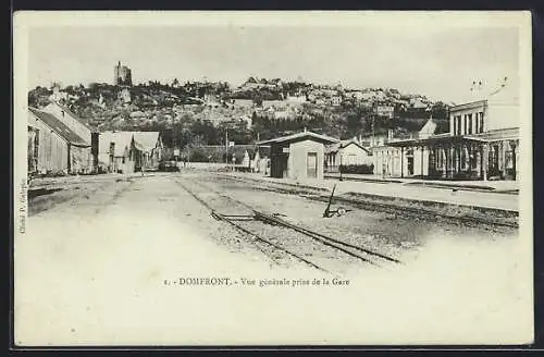 AK Domfront, Vue générale prise de la Gare, Blick vom Bahnhof auf die Stadt