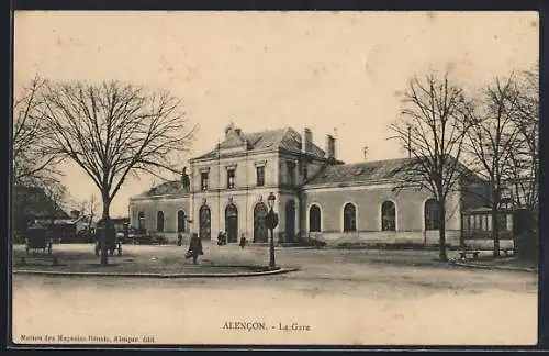 AK Alencon, La Gare, Blick zum Bahnhofsgebäude