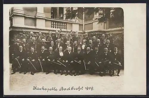 Foto-AK Bad Ischl, Die Kurkapelle mit Insturmenten 1909