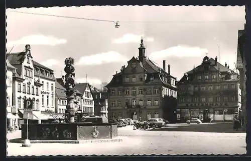 AK Schwäb. Gmünd, Marktplatz mit Geschäften und Brunnen