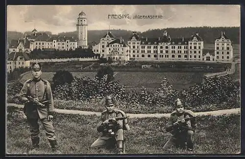 AK Freising, Jägerkaserne mit drei Soldaten