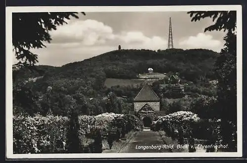 AK Langenberg /Rhld., Blick vom Ehrenfriedhof mit Radiostation